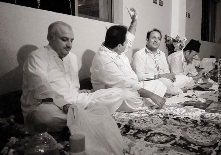 اک میں ہی نہیں ان پر قربان …
